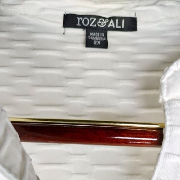 Roz & Ali Plus Size 2X Ivory Short Flutter Sleeve Blouse Top - Picture 4 of 6